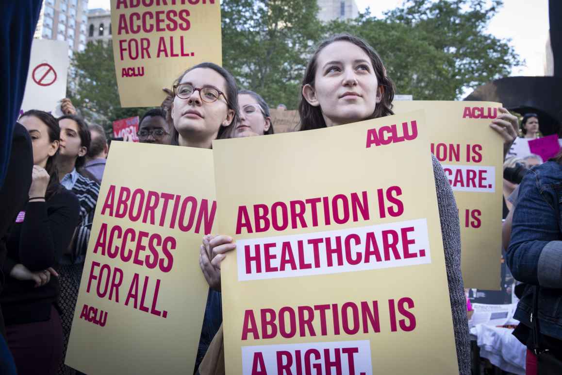 The Doctors Risking Everything to Offer Abortions Across State
