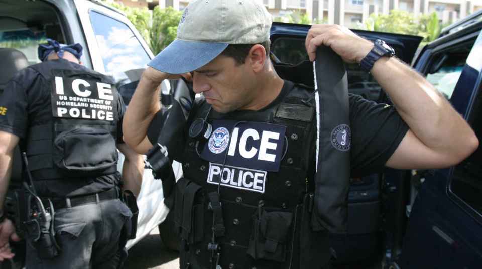 Ice Agents At Your Door Aclu Of Southern California